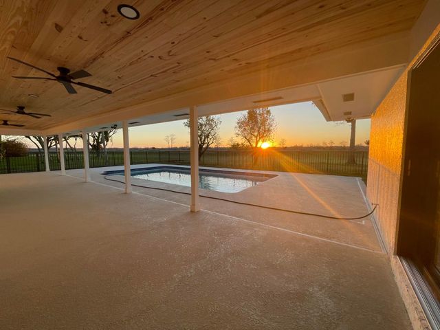 24 Dunbar Road, Palm Beach Gardens, FL 33418