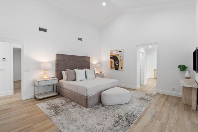 24 Dunbar Road, Palm Beach Gardens, FL 33418