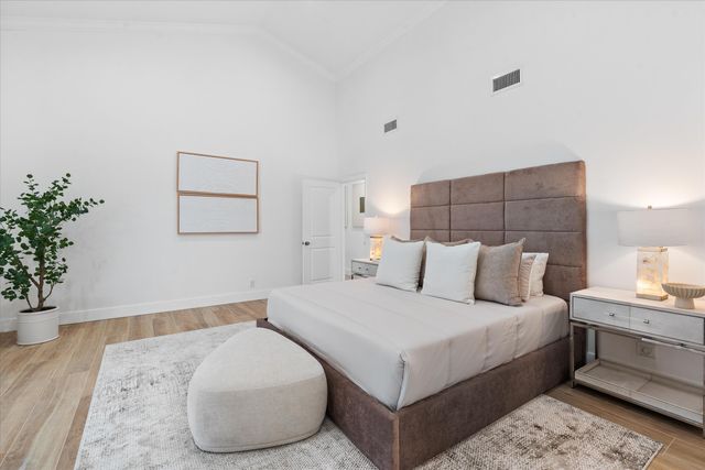 24 Dunbar Road, Palm Beach Gardens, FL 33418