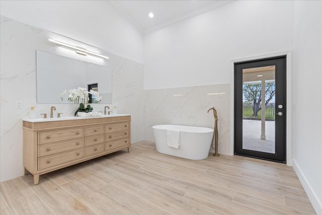 24 Dunbar Road, Palm Beach Gardens, FL 33418