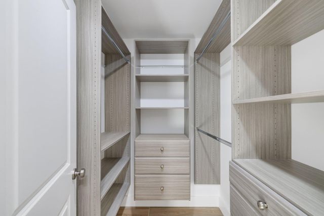 24 Dunbar Road, Palm Beach Gardens, FL 33418