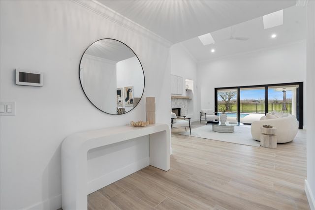 24 Dunbar Road, Palm Beach Gardens, FL 33418