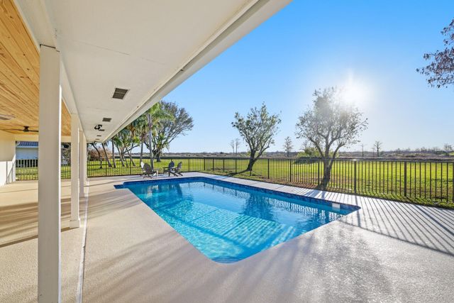 24 Dunbar Road, Palm Beach Gardens, FL 33418