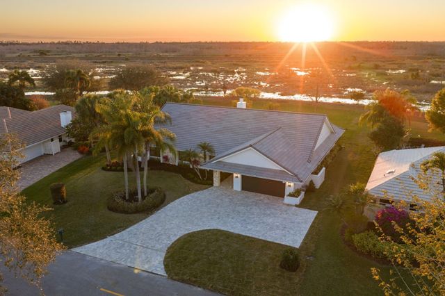 24 Dunbar Road, Palm Beach Gardens, FL 33418