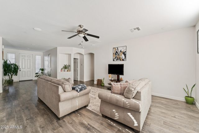 10961 W CHASE Lane, Avondale, AZ 85323