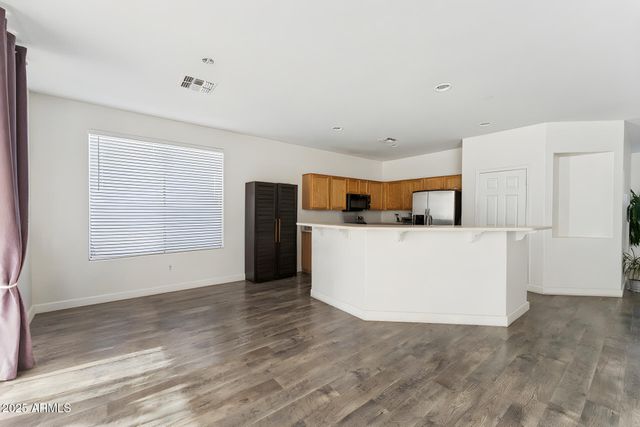 10961 W CHASE Lane, Avondale, AZ 85323