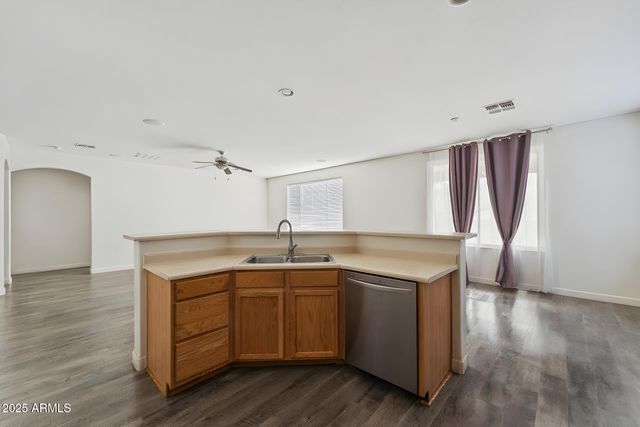 10961 W CHASE Lane, Avondale, AZ 85323