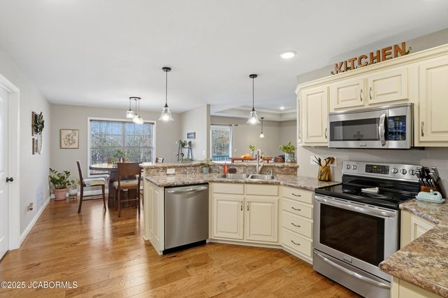 415 SPRING AVENUE, Holts Summit, MO 65043