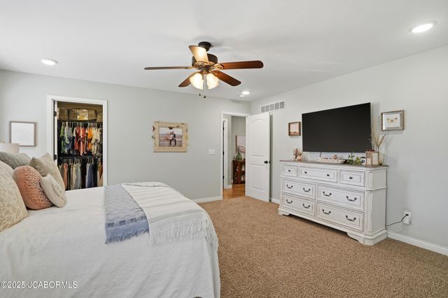 415 SPRING AVENUE, Holts Summit, MO 65043