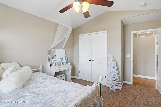 415 SPRING AVENUE, Holts Summit, MO 65043