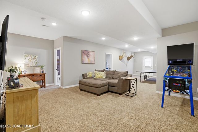 415 SPRING AVENUE, Holts Summit, MO 65043