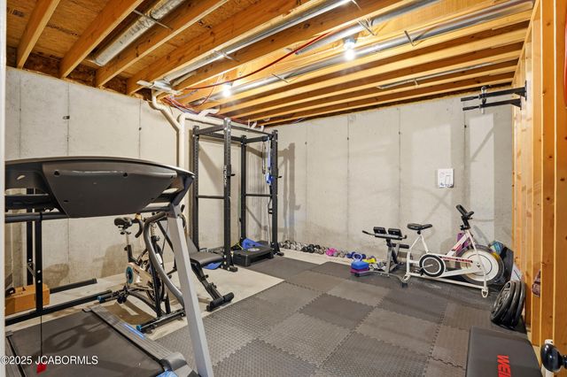 415 SPRING AVENUE, Holts Summit, MO 65043