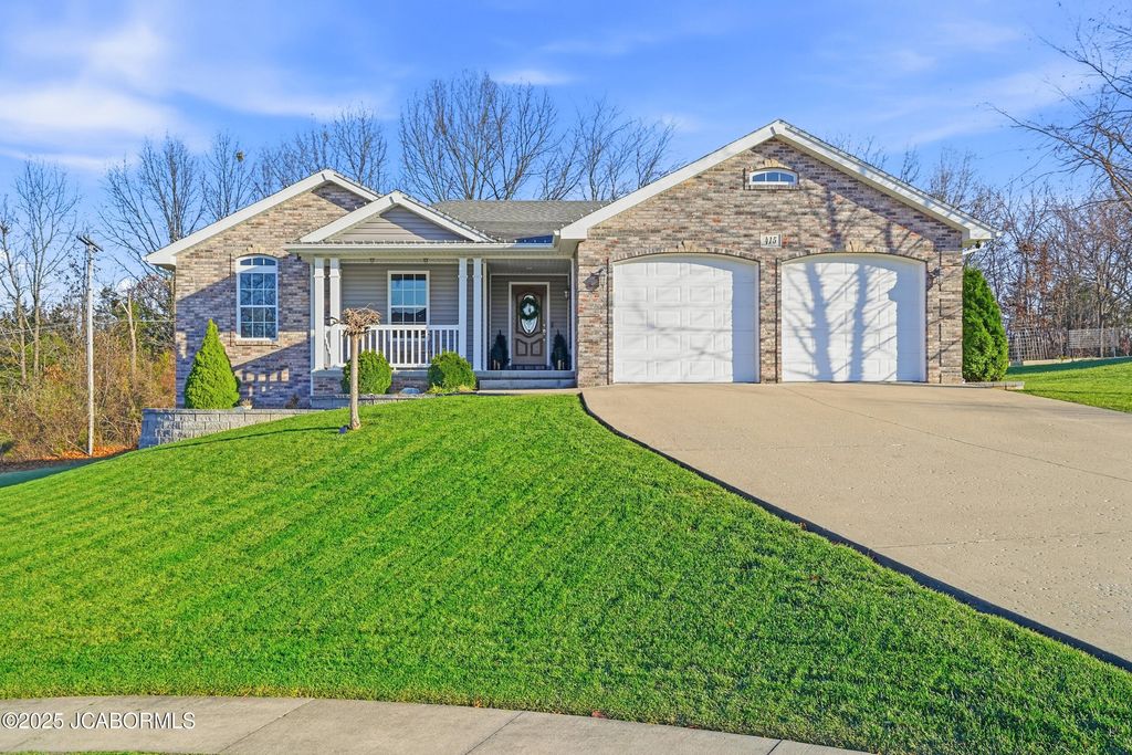 415 SPRING AVENUE, Holts Summit, MO 65043