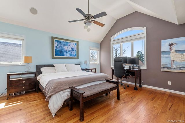 8227 265th Street, Glen Oaks, NY 11004