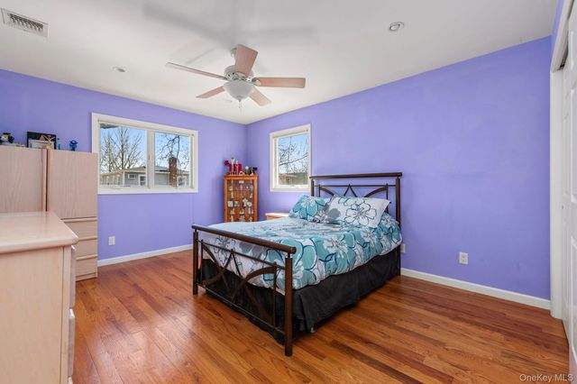 8227 265th Street, Glen Oaks, NY 11004