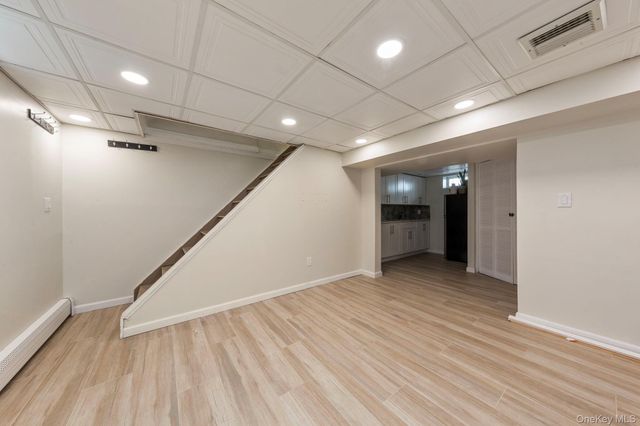 8227 265th Street, Glen Oaks, NY 11004