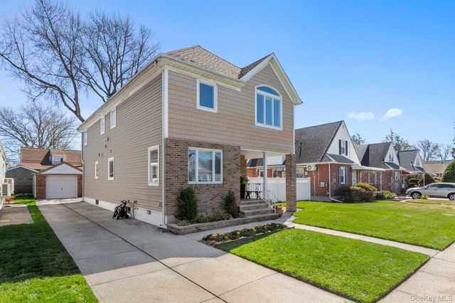 8227 265th Street, Glen Oaks, NY 11004