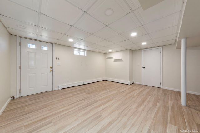 8227 265th Street, Glen Oaks, NY 11004