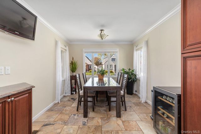 8227 265th Street, Glen Oaks, NY 11004