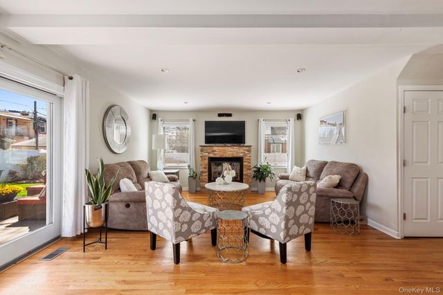 8227 265th Street, Glen Oaks, NY 11004