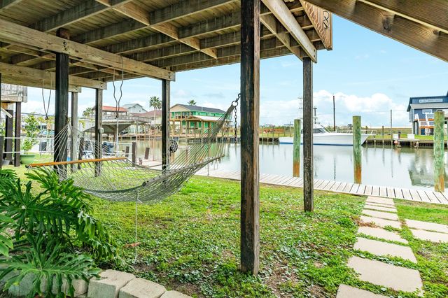 306 Pompano Lane, Surfside Beach, TX 77541