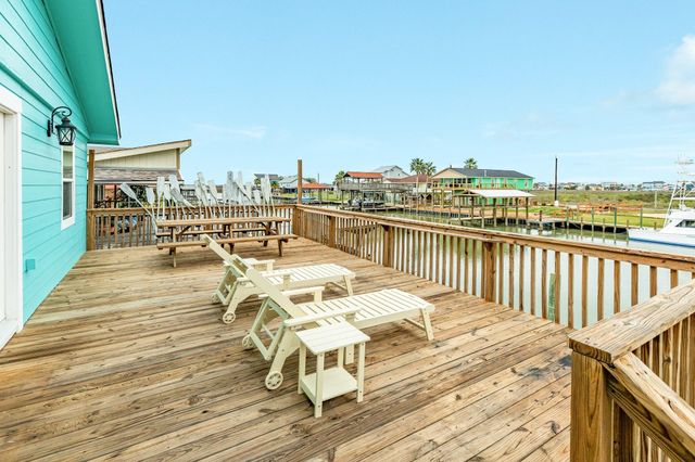 306 Pompano Lane, Surfside Beach, TX 77541