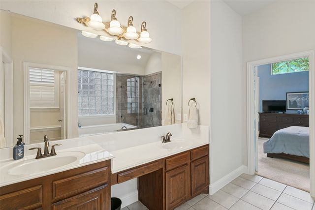 2206 Muskeg Lane, Euless, TX 76039