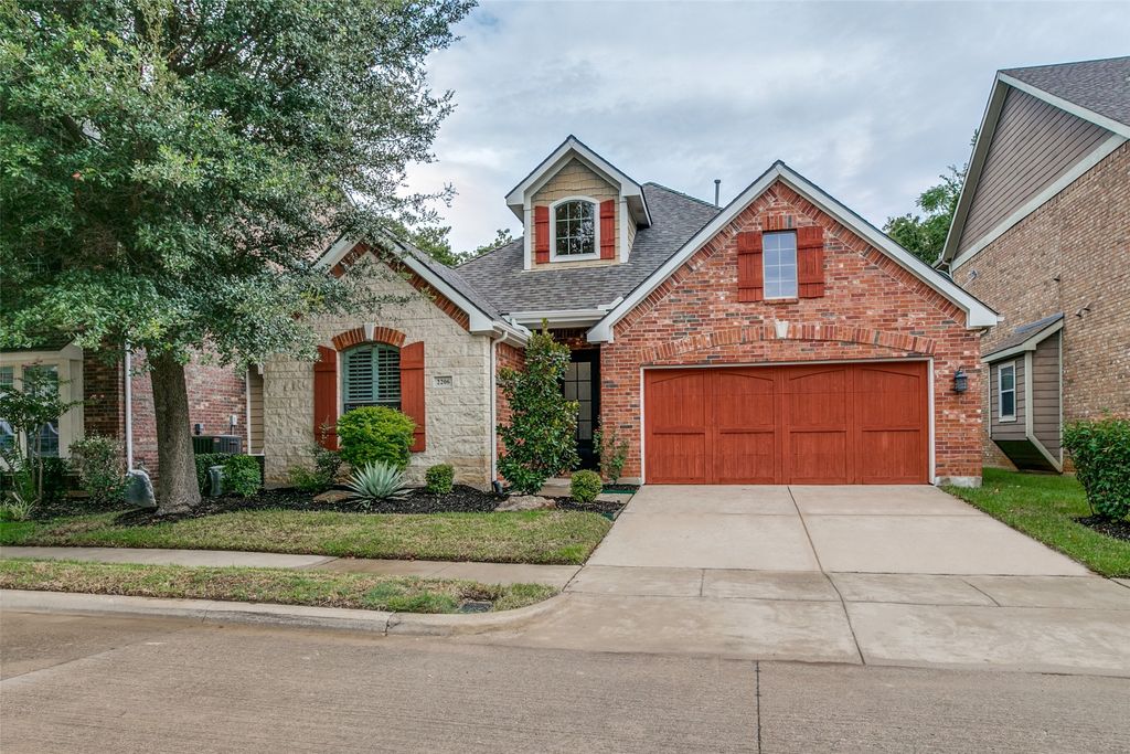 2206 Muskeg Lane, Euless, TX 76039
