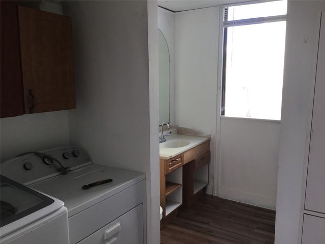 1404 E Bayshore Drive B, Dickinson, TX 77539