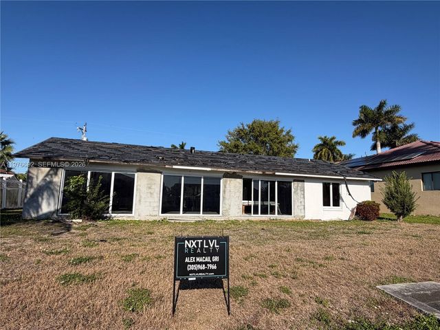 4945 Sorrento Court, Cape Coral, FL 33904