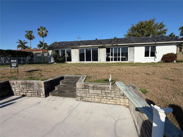 4945 Sorrento Court, Cape Coral, FL 33904