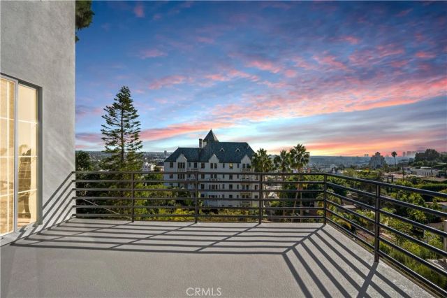 8246 Woodshill Trail, Los Angeles, CA 90069