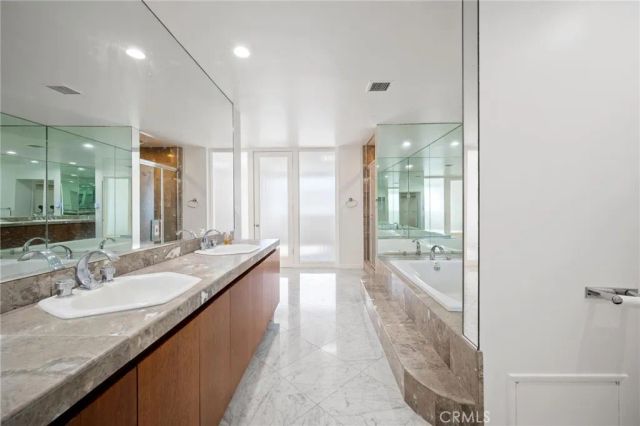 8246 Woodshill Trail, Los Angeles, CA 90069