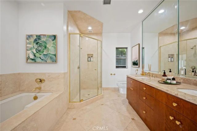 8246 Woodshill Trail, Los Angeles, CA 90069