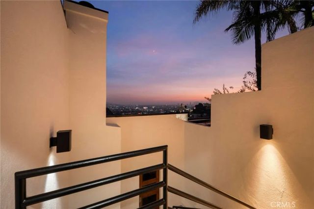 8246 Woodshill Trail, Los Angeles, CA 90069