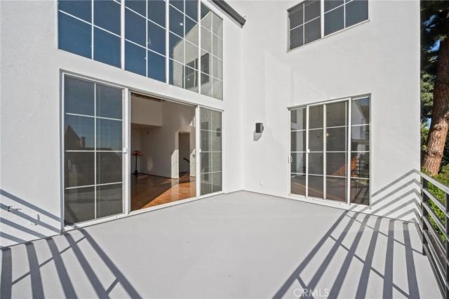 8246 Woodshill Trail, Los Angeles, CA 90069