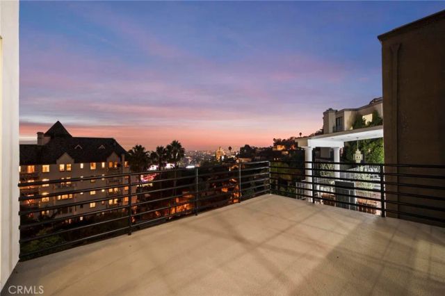 8246 Woodshill Trail, Los Angeles, CA 90069