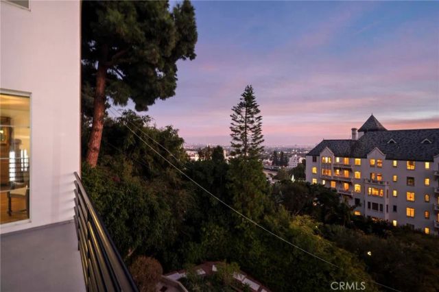 8246 Woodshill Trail, Los Angeles, CA 90069