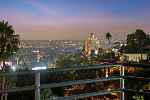 8246 Woodshill Trail, Los Angeles, CA 90069