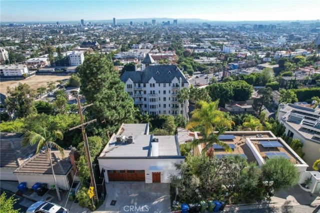 8246 Woodshill Trail, Los Angeles, CA 90069