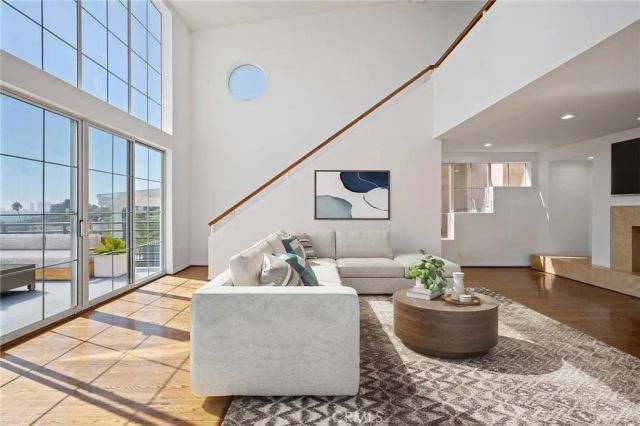 8246 Woodshill Trail, Los Angeles, CA 90069