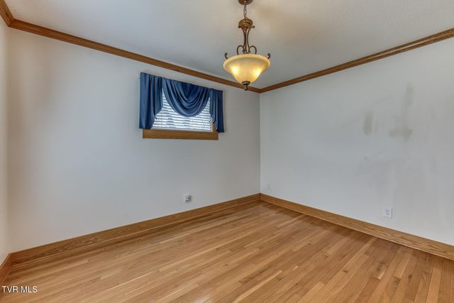 345 South Elm Avenue, Erwin, TN 37650