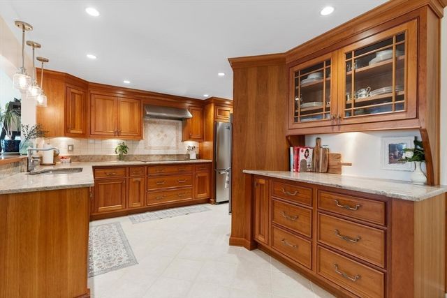 16 Beaver Park Road, Danvers, MA 01923