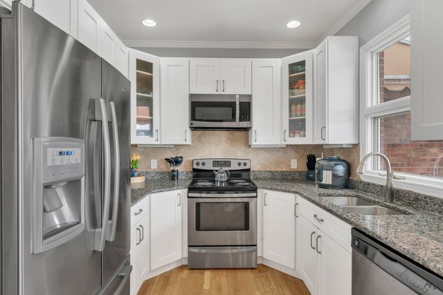162 Jefferson Sq, Nashville, TN 37215