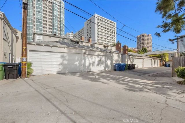 10374 Ashton Avenue, Los Angeles, CA 90024