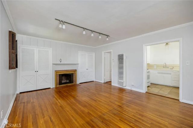 10374 Ashton Avenue, Los Angeles, CA 90024