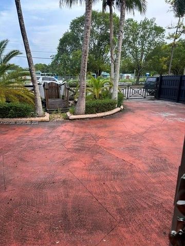 1065 NW 15th St, Homestead, FL 33030
