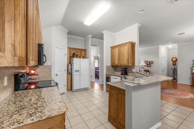 380 Lockwood Lane, Weatherford, TX 76087
