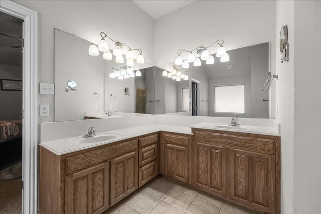 380 Lockwood Lane, Weatherford, TX 76087