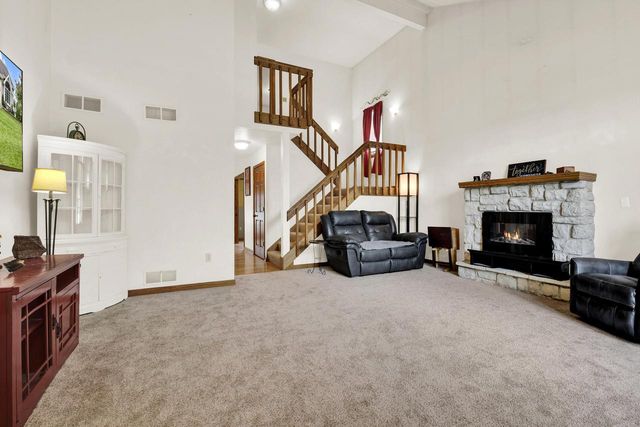 8215 S Wildwood DRIVE, Oak Creek, WI 53154